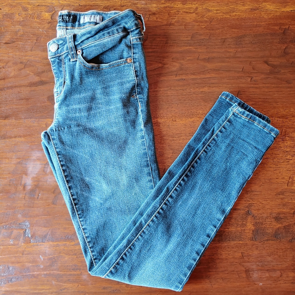 Aeropostale Woman's jegging dark wash jeans size 4